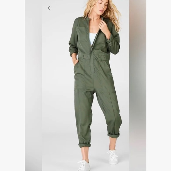 Fabletics Pants - NWT Fabletics Everleigh Jumpsuit size M - MSRP $94.95